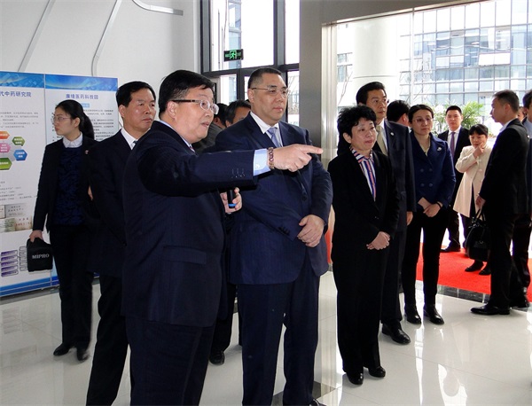 澳门特首崔世安率团考察南京康缘医药科技园  在更高层次更广领域深入开展技术合作 